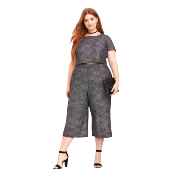 NEW TORRID Plus Size Women's Shiny Silver & Black Two Piece Culotte Set. - Picture 1 of 16